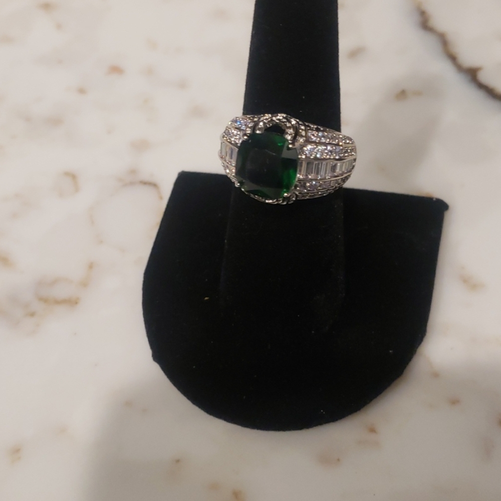 Women ring emerald  stone 925 sterling silver